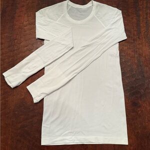 🌟lululemon athletica White Long Sleeve Tee